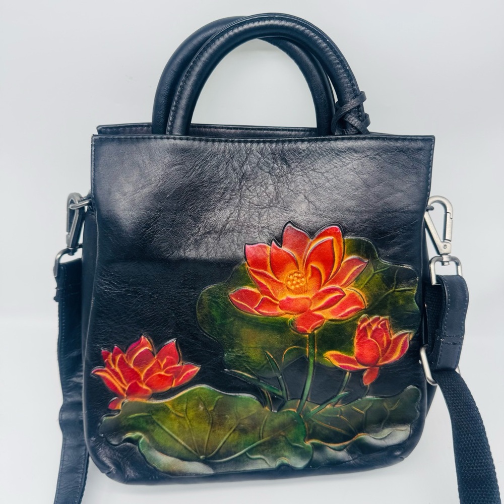 L'ARTISTE Spring Step Eclectic Crossbody Top Handle Red Tooled Roses - Picture 6 of 12